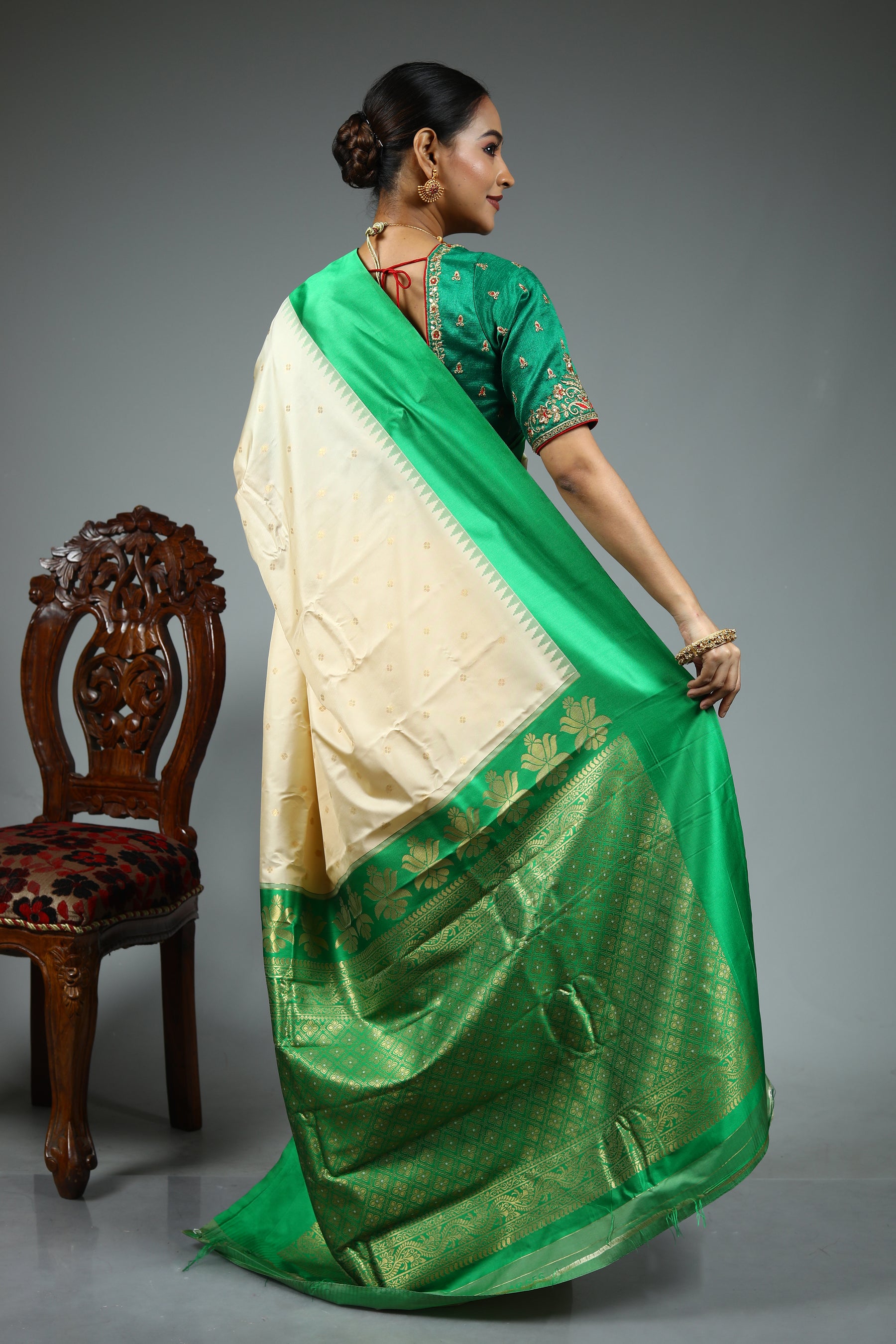 Offwhite Paithani Saree