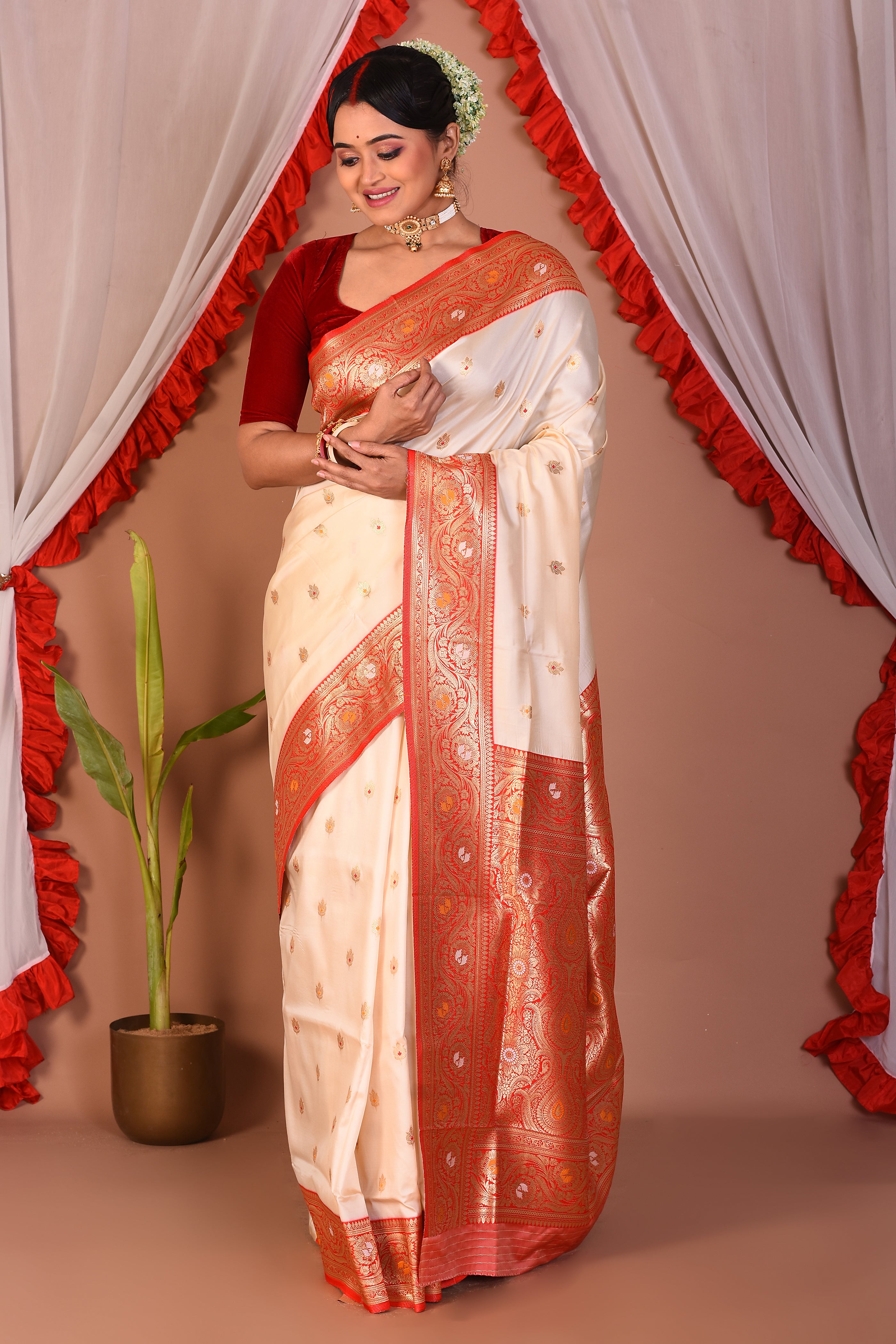 Offwhite Blended Mashru Silk Saree - Keya Seth Exclusive
