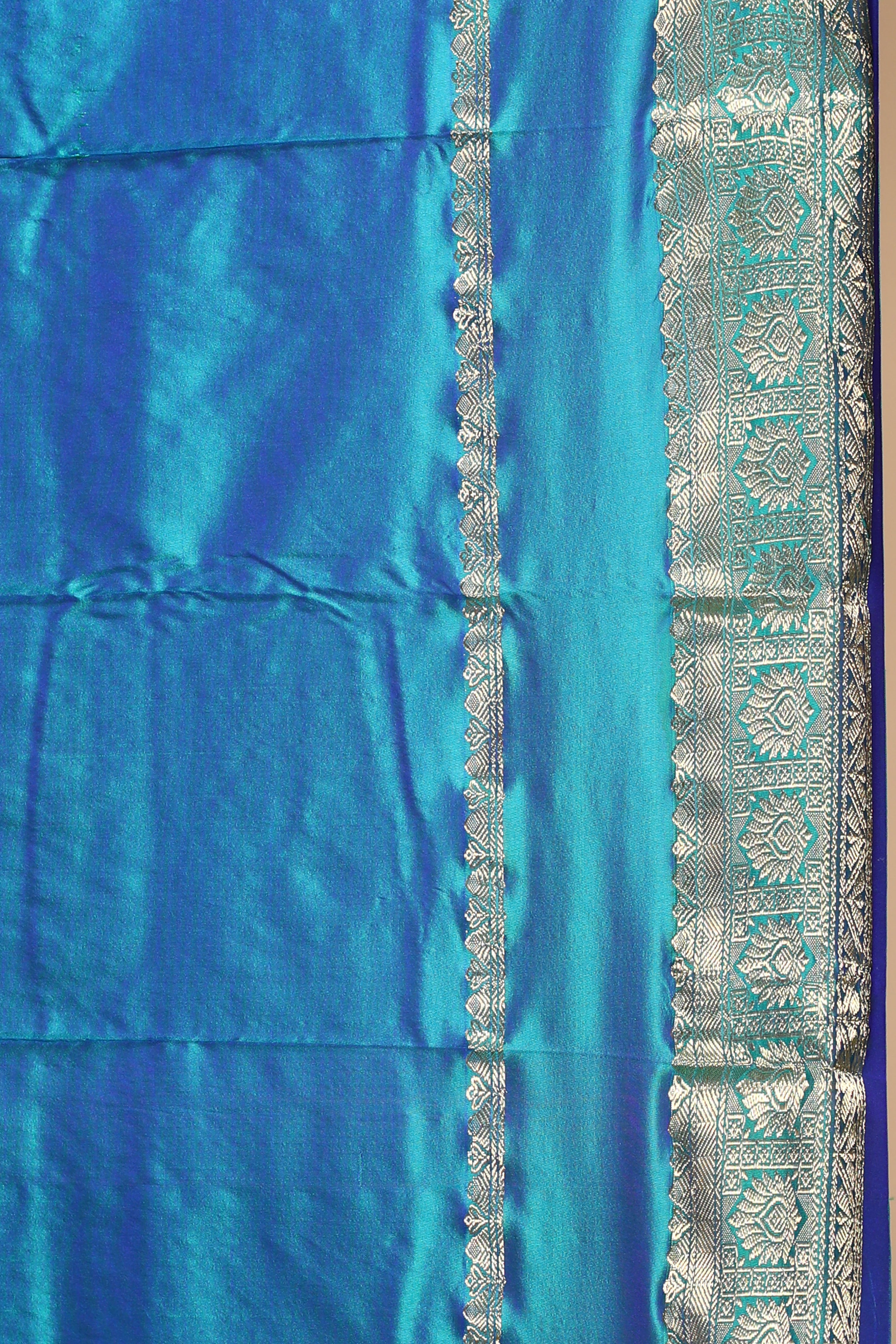Dual Tone Green Kanjivaram Silk Saree