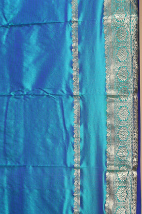 Dual Tone Green Kanjivaram Silk Saree