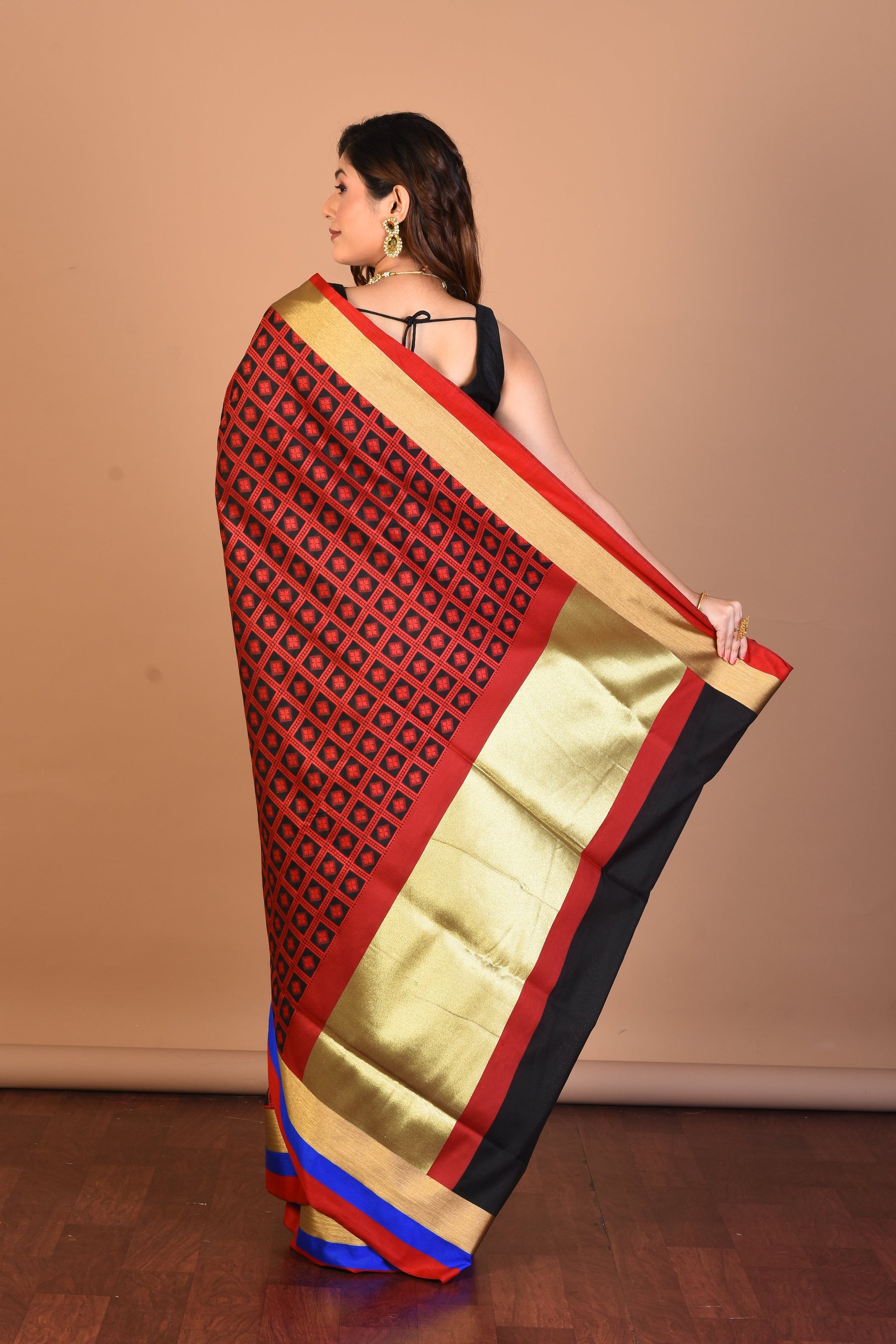 Black Checkered Blended Silk Saree with Blouse Piece - Keya Seth Exclusive