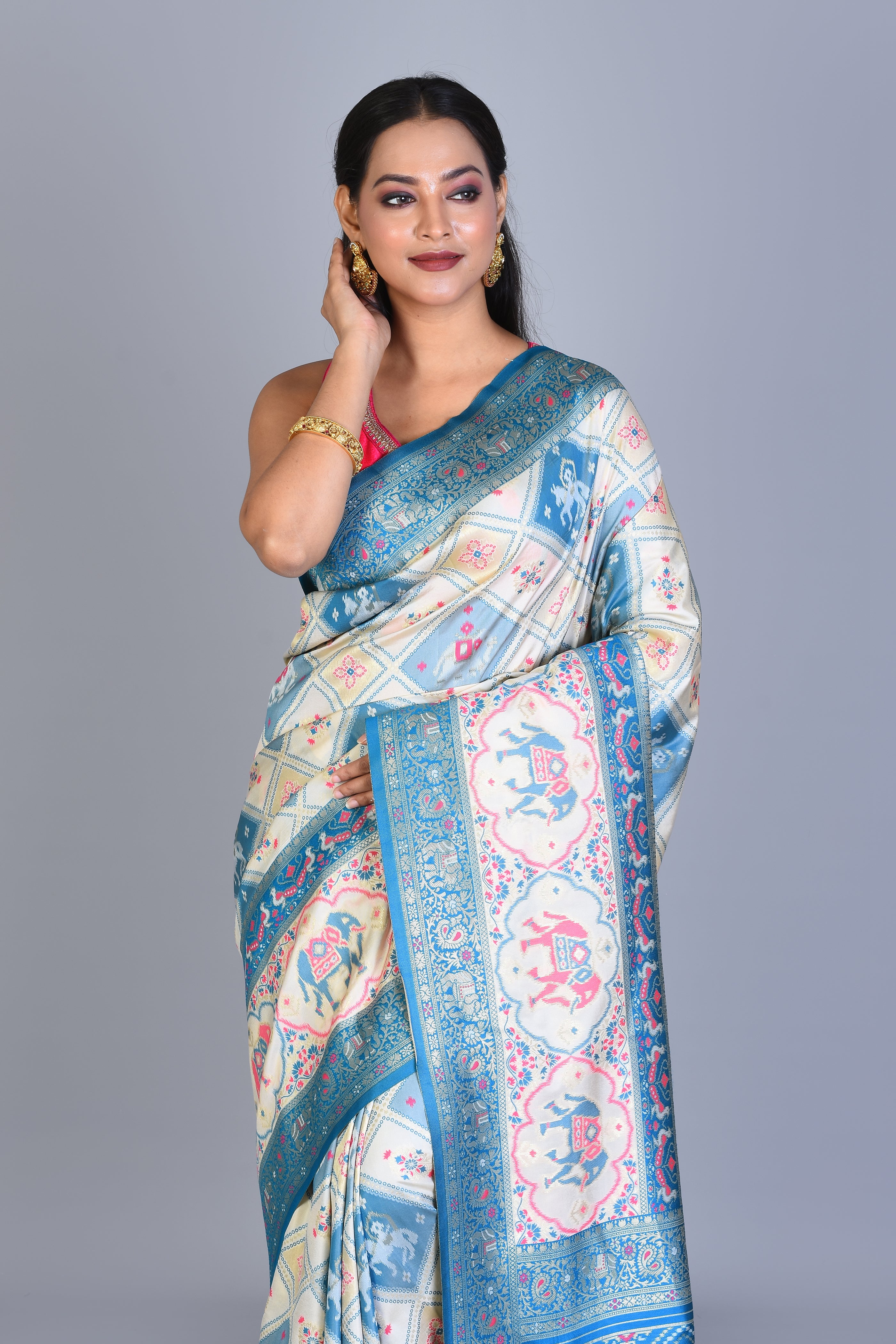 White Blended Ikkat Silk Saree with Blouse Piece - Keya Seth Exclusive