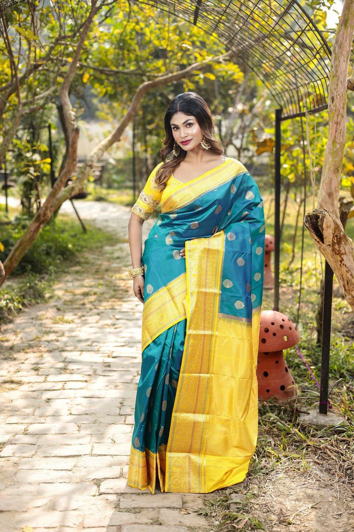 Dual Tone Rama Green Pure Kanjivaram Silk Saree - Keya Seth Exclusive