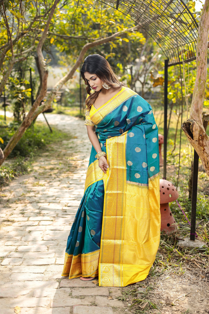 Dual Tone Rama Green Pure Kanjivaram Silk Saree - Keya Seth Exclusive