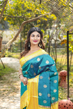 Load image into Gallery viewer, Dual Tone Rama Green Pure Kanjivaram Silk Saree - Keya Seth Exclusive
