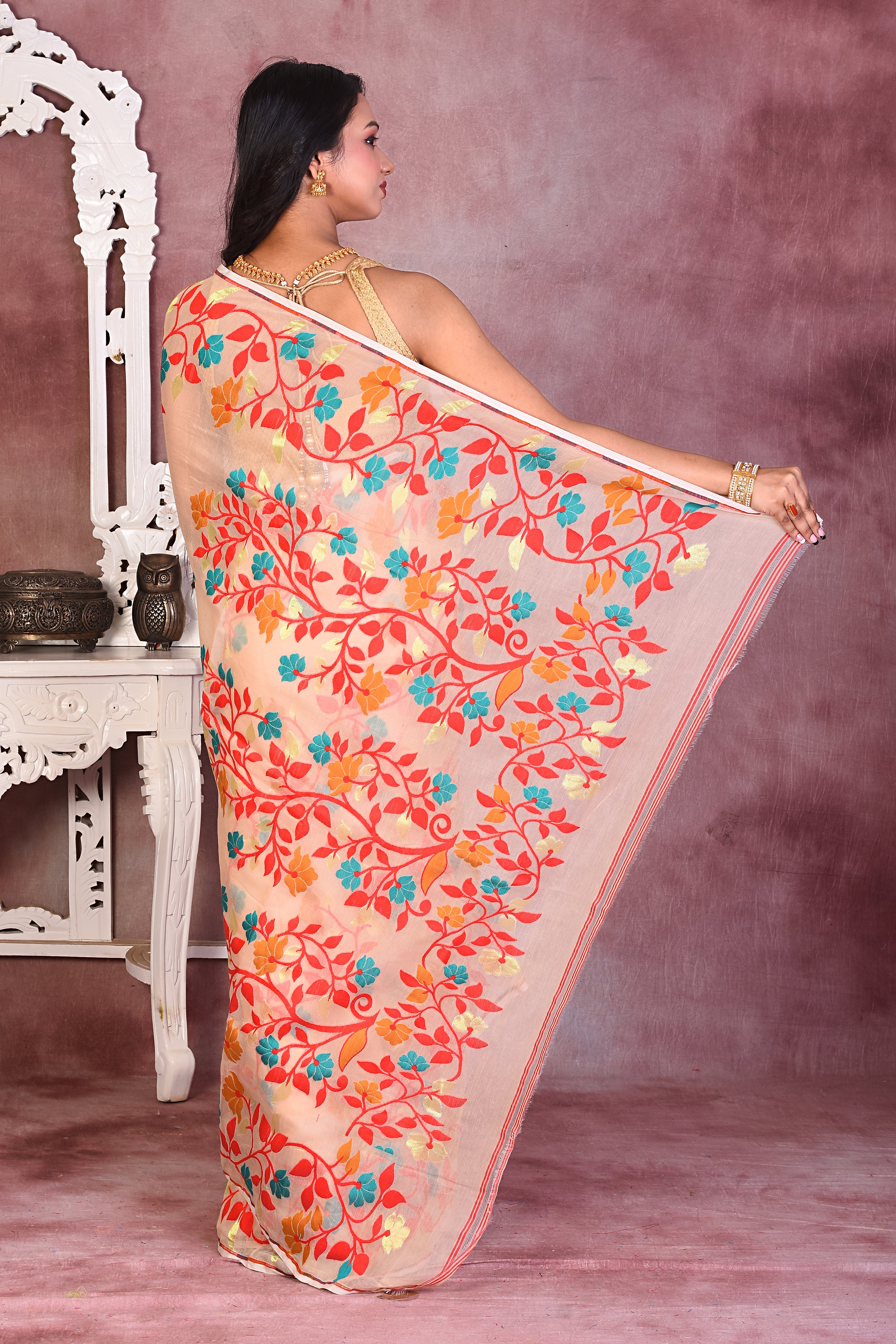 Beautiful Offwhite Jamdani Saree - Keya Seth Exclusive