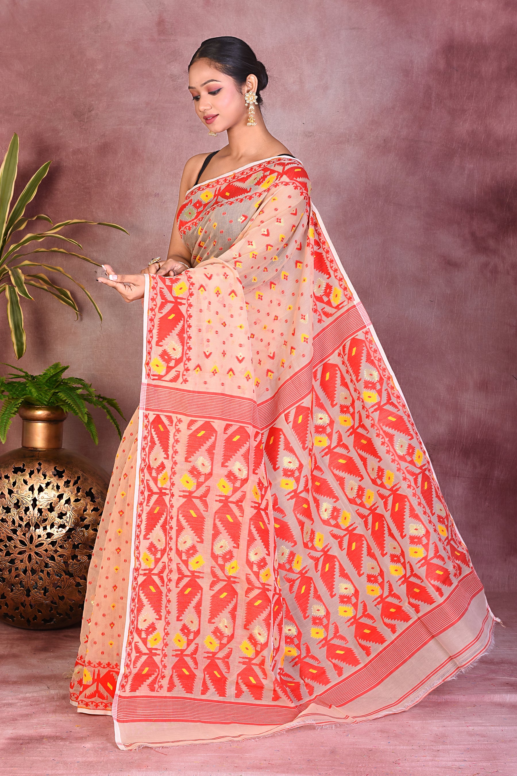 Lightweight Beige Jamdani Saree - Keya Seth Exclusive