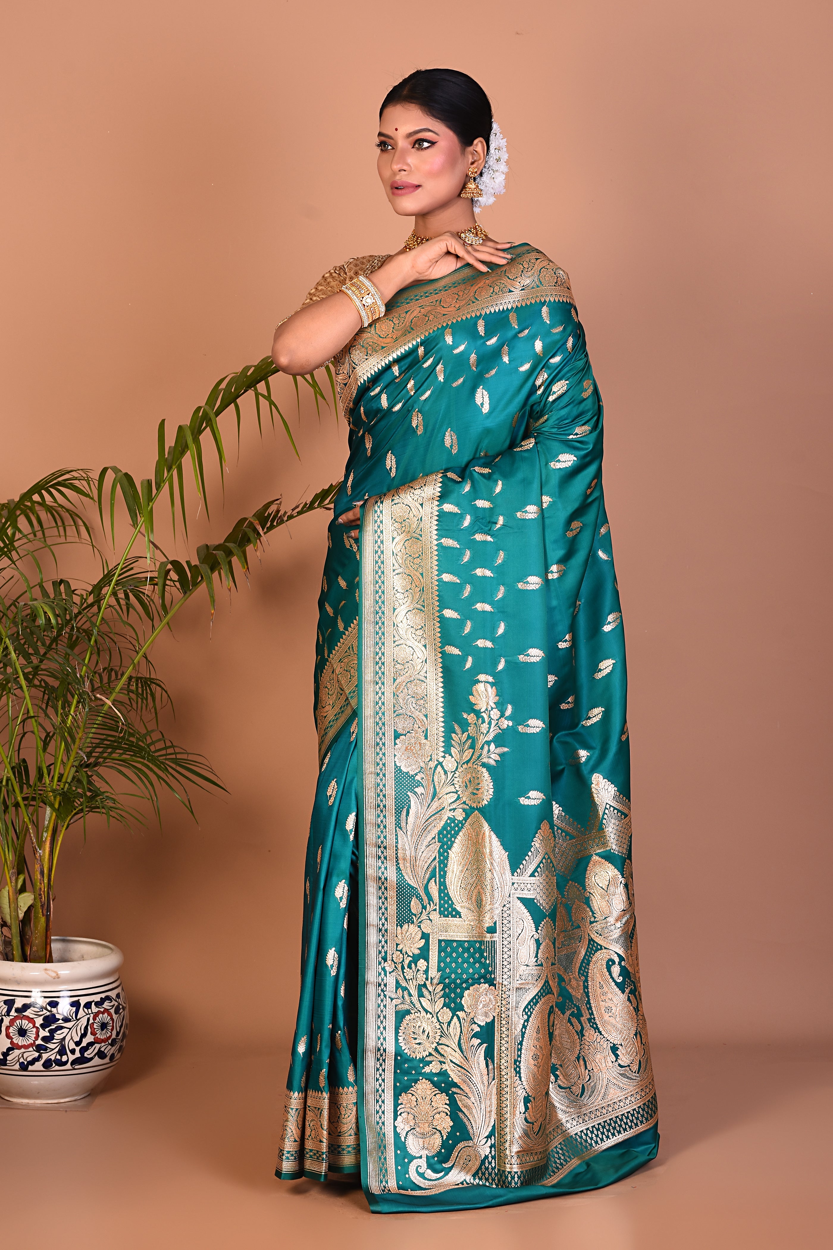 Lightweight Rama Green Banarasi Saree - Keya Seth Exclusive