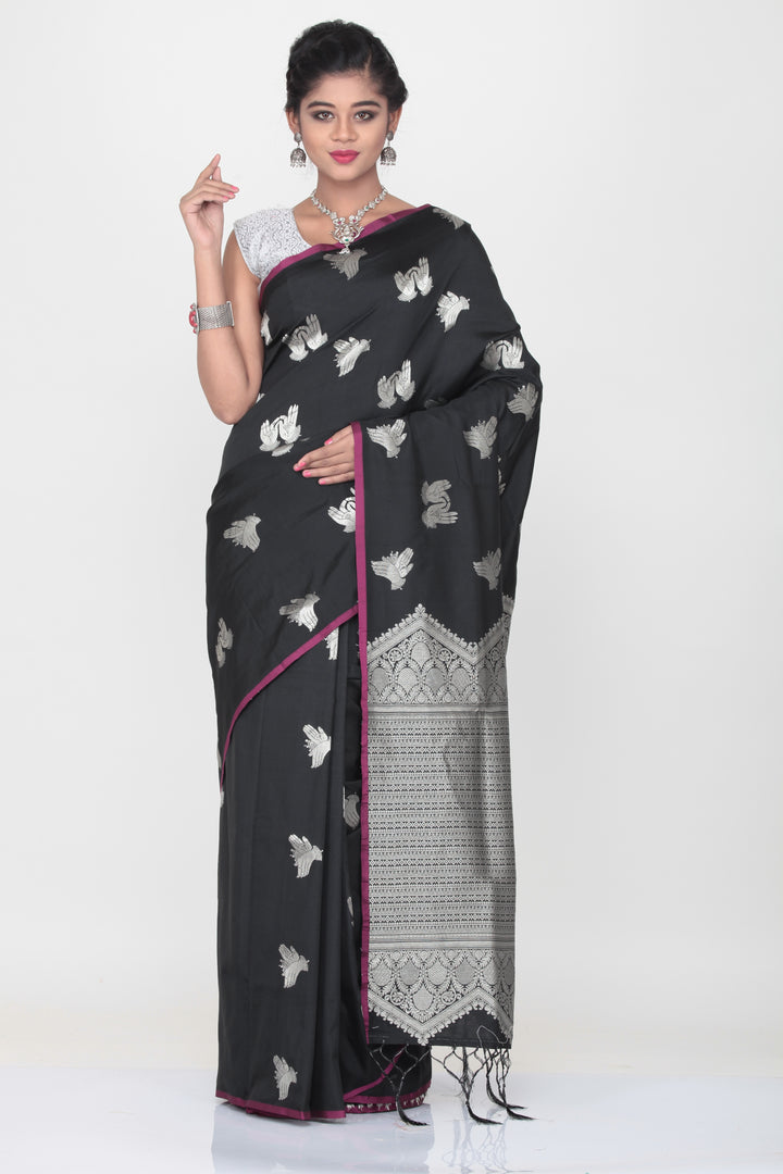 BLACK COLOUR LIGHT WEIGT SILK SAREE WITH HIGHLIGHTED SILVER MOTIF AND PALLU