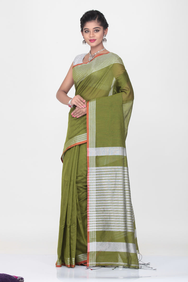 GREEN COLOUR HANDLOOM SAREE WITH CONTRASTING SILVER BORDER AND PALLU