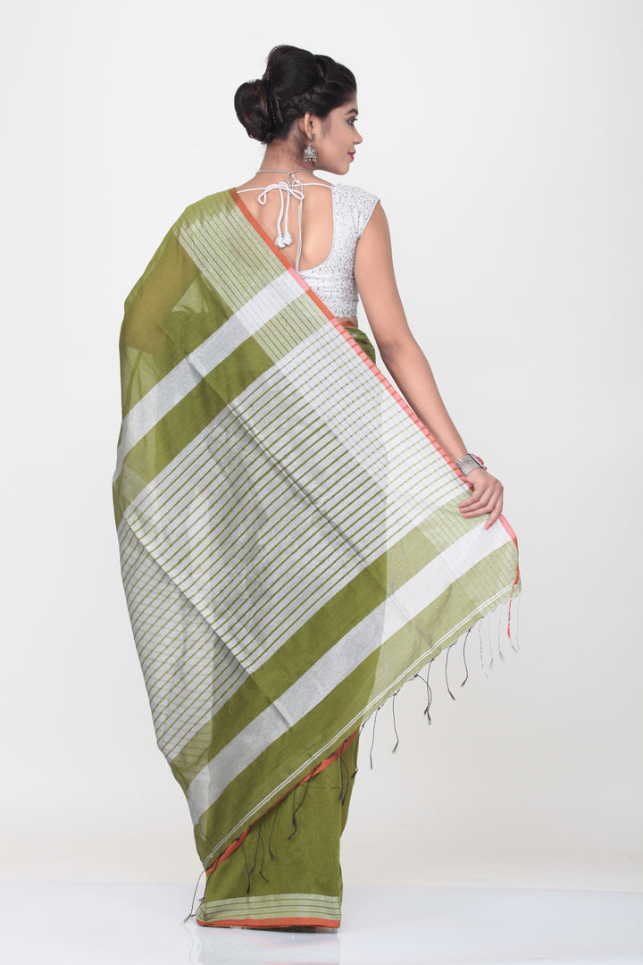 GREEN COLOUR HANDLOOM SAREE WITH CONTRASTING SILVER BORDER AND PALLU